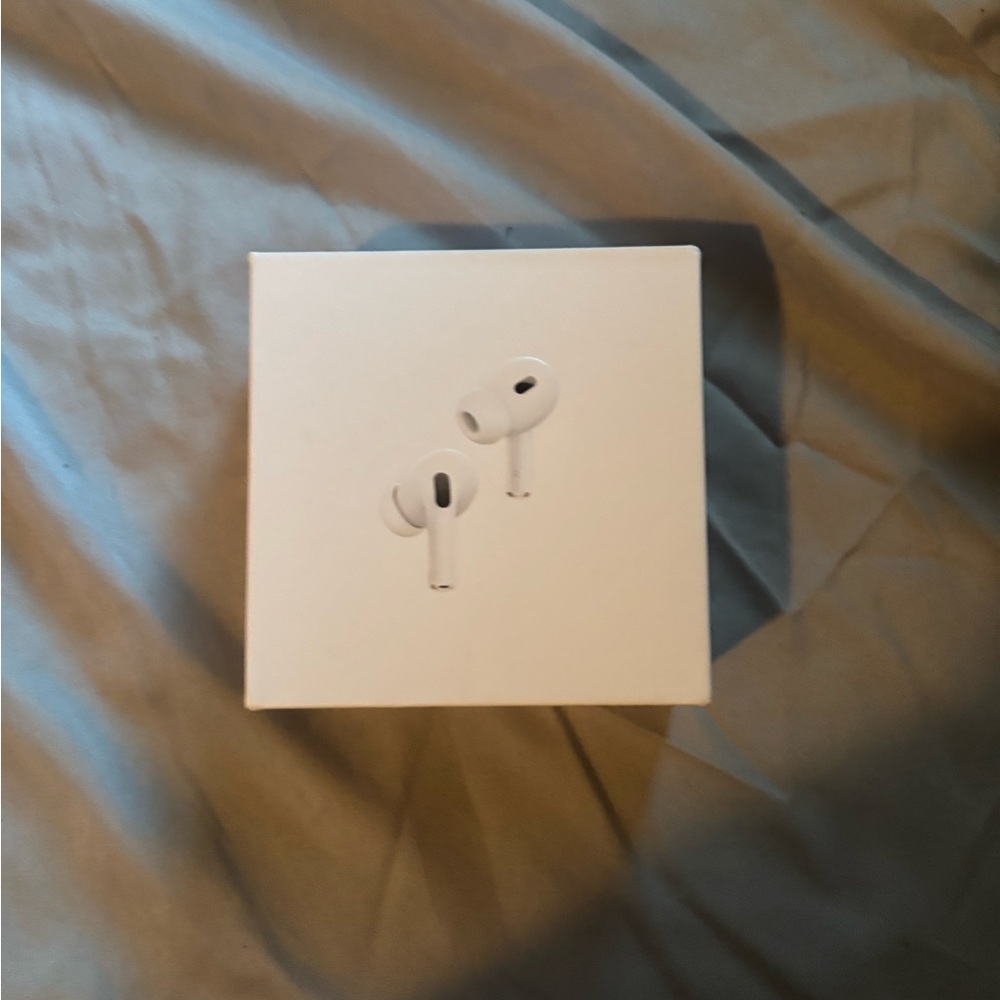 Wireless White Earbuds